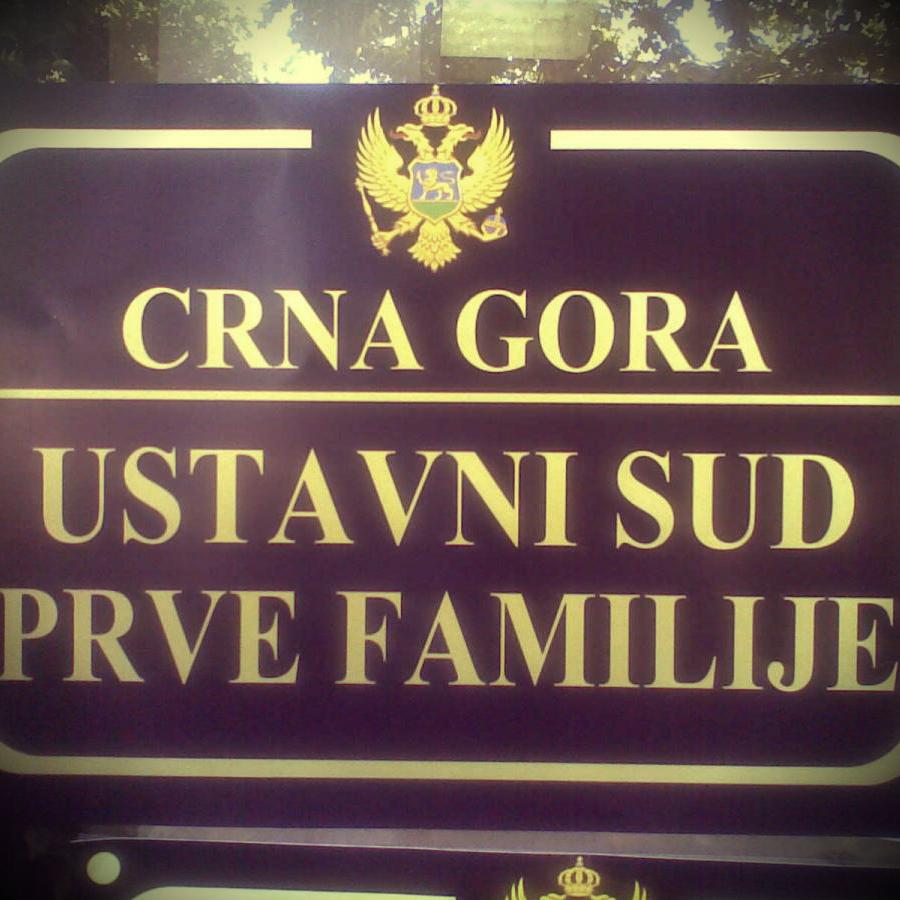Ustavni sud Prve Familije